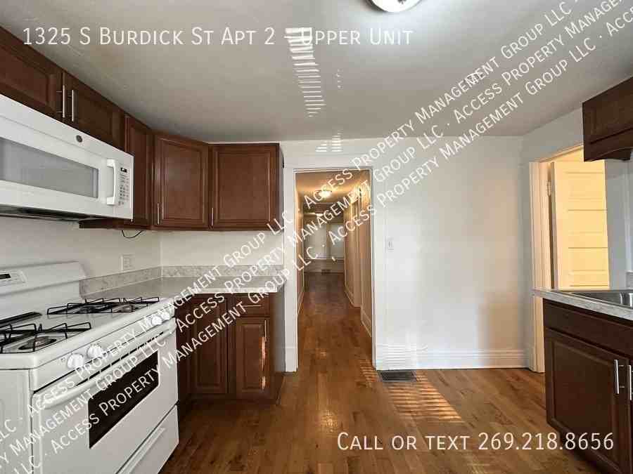 1325 S Burdick St Apt 2 - Photo 3 of 13