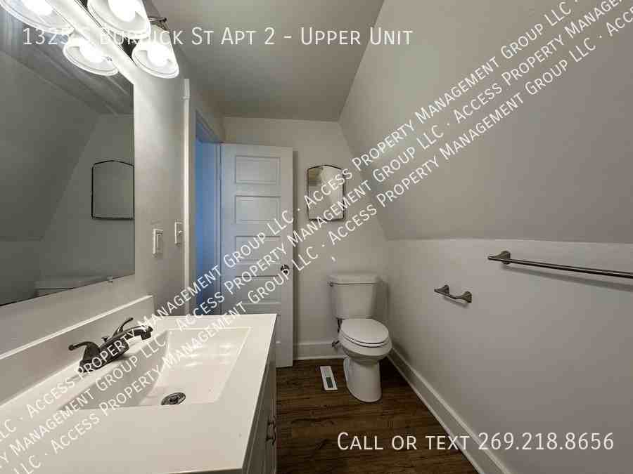 1325 S Burdick St Apt 2 - Photo 4 of 13