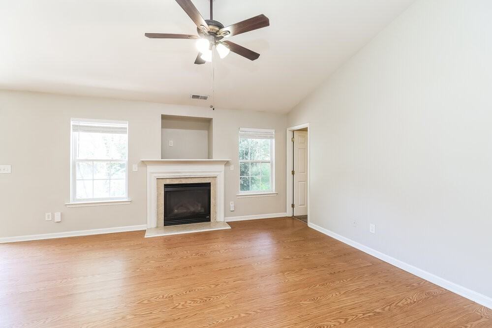 3012 Deep Cove Dr Nw - Photo 4 of 18