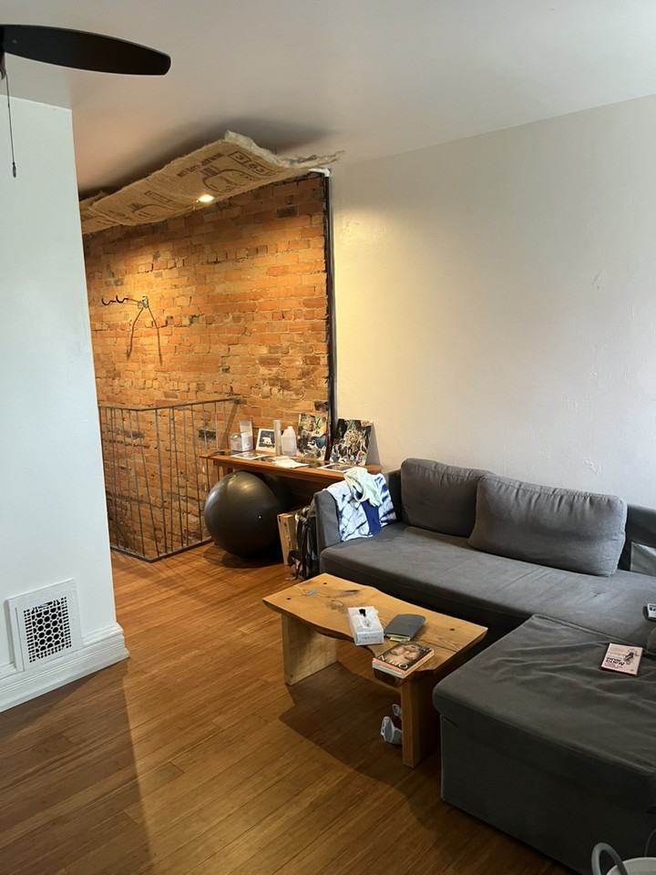 548 Spadina Cres - Photo 5 of 15
