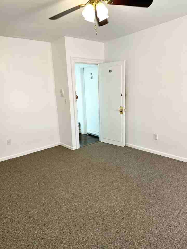 3347 Seymour Ave #2F - Photo 4 of 12