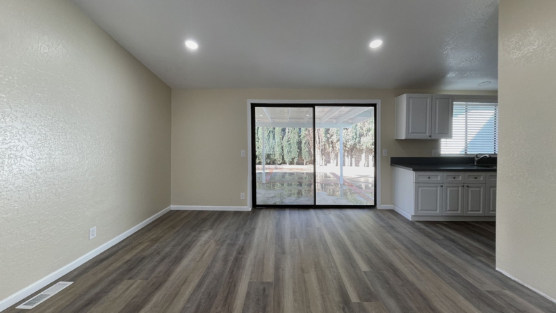 32033 Quartz Ln - Photo 3 of 50