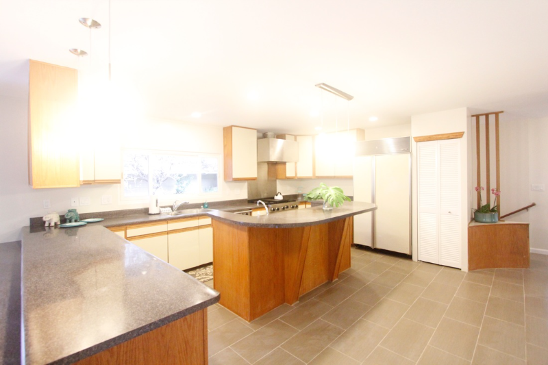 923 Green St - Photo 5 of 20