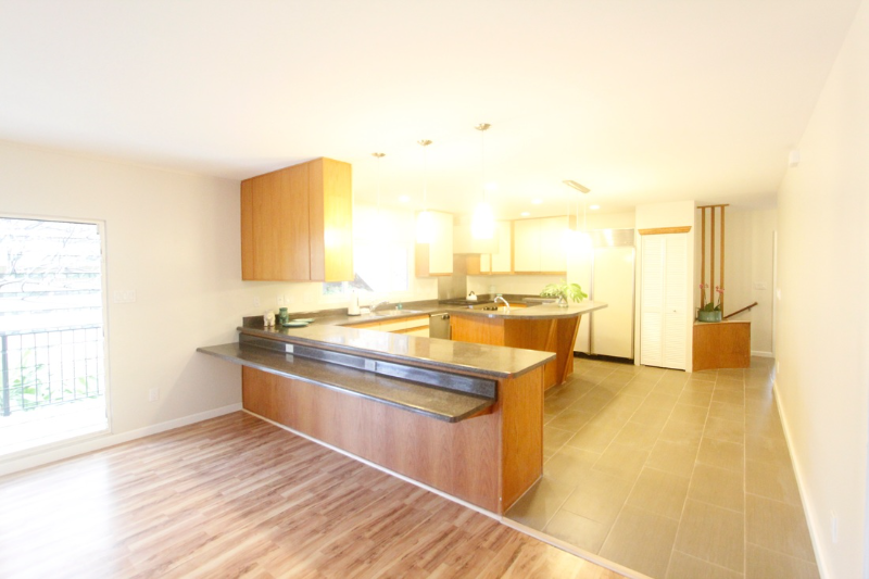 923 Green St - Photo 6 of 20