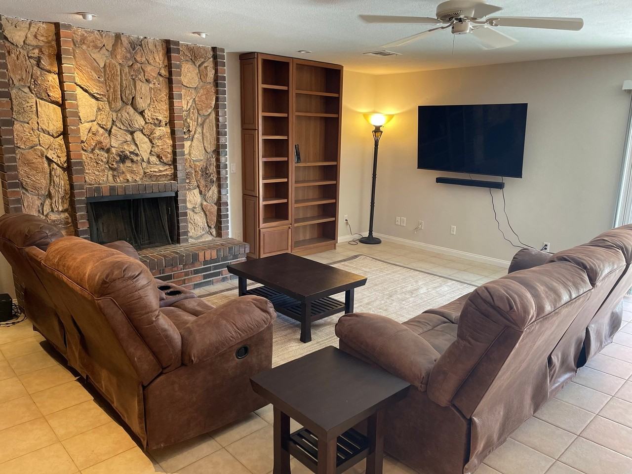 1254 Los Meadows Dr - Photo 3 of 17