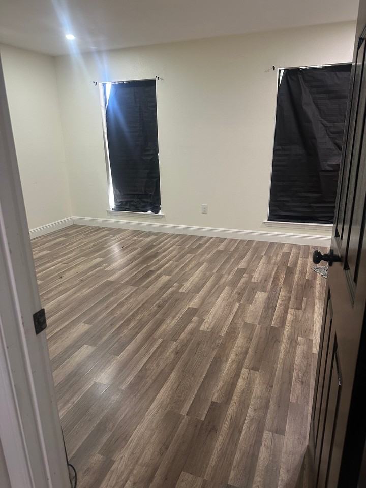 2465 Park Place Dr - Photo 4 of 14