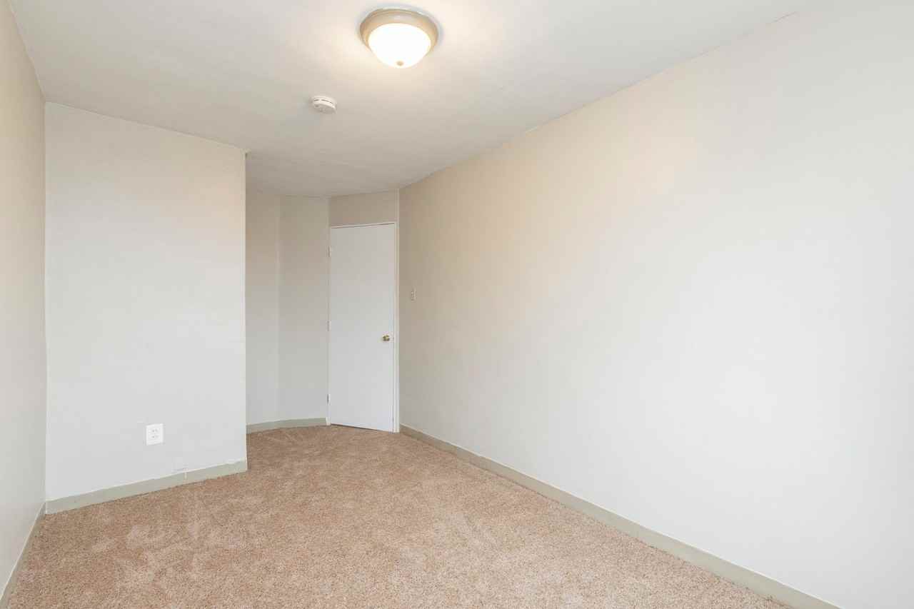 2703 W 4th St #B - Photo 5 of 49