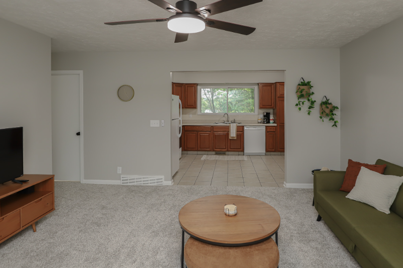 2517 Virginia St - Photo 4 of 17