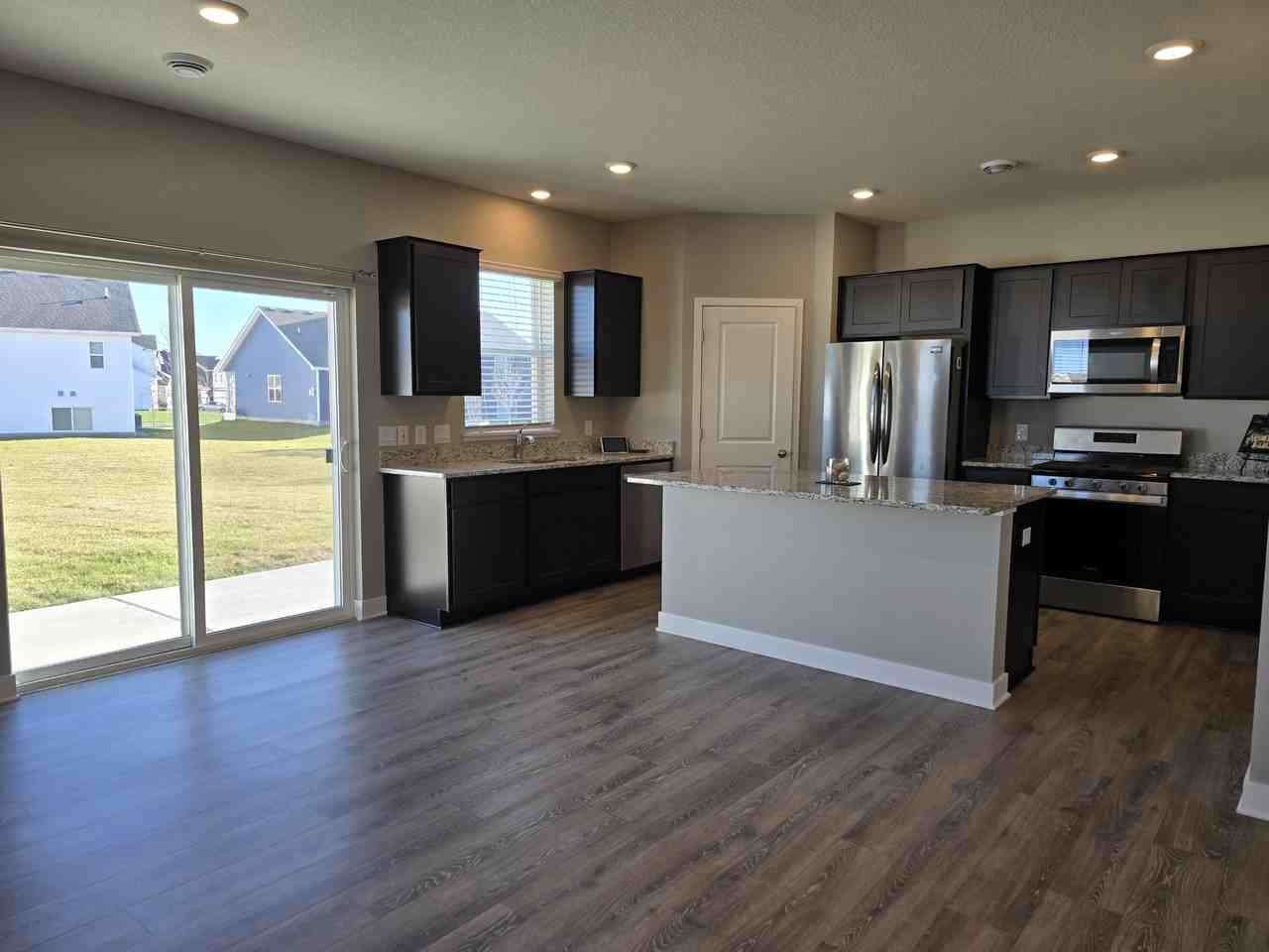 2075 Aloha Ave - Photo 3 of 20