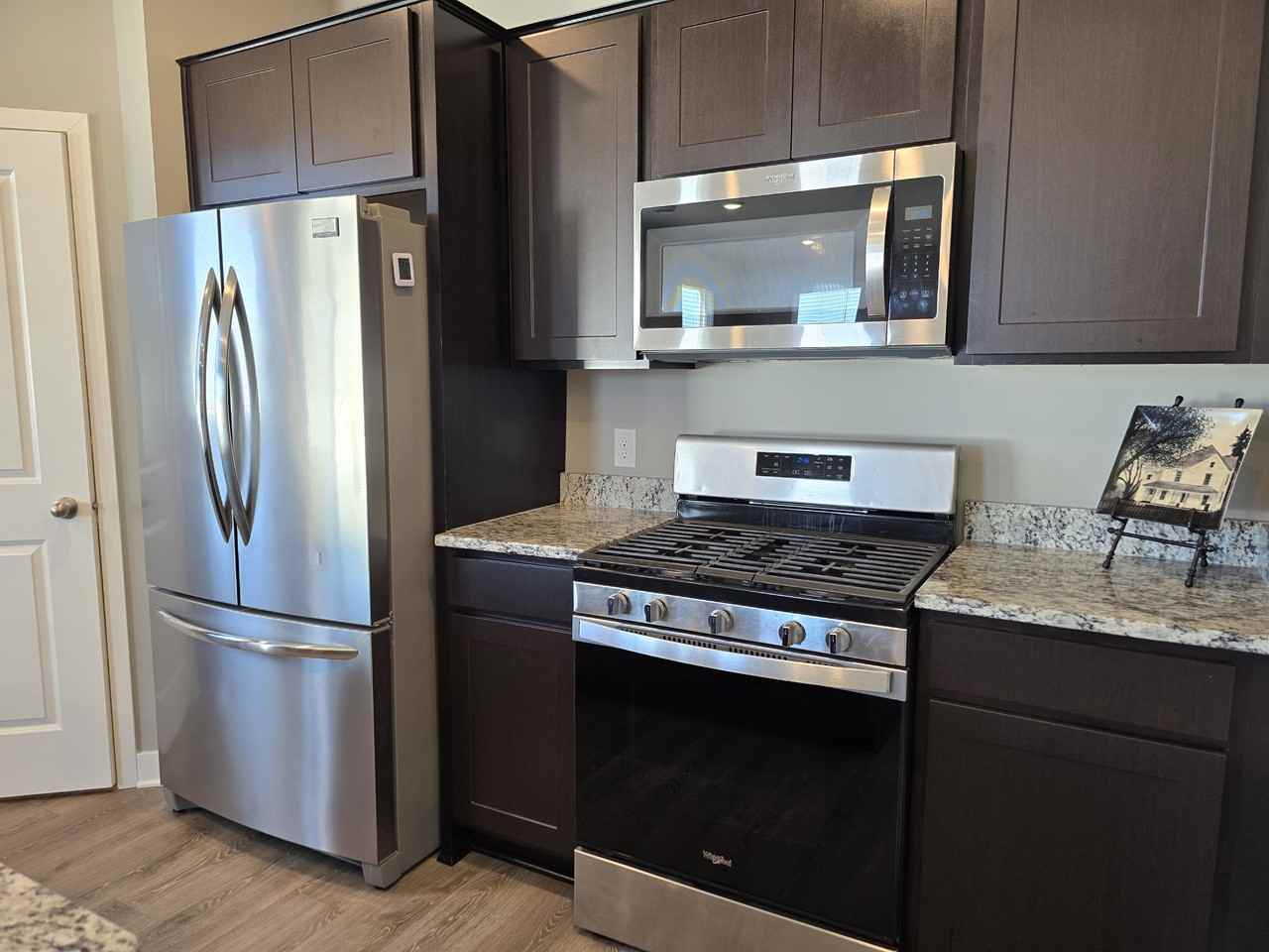 2075 Aloha Ave - Photo 6 of 20