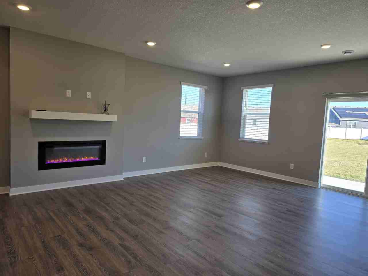 2075 Aloha Ave - Photo 7 of 20
