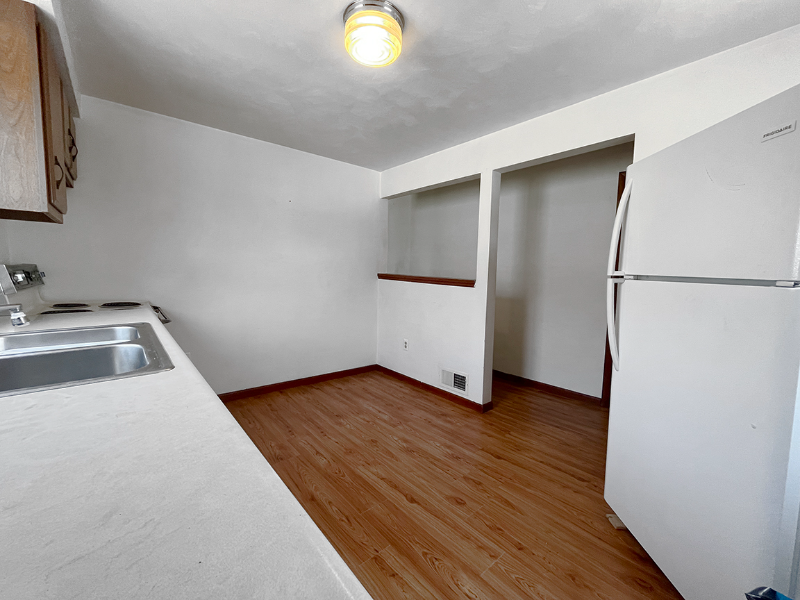 569 Pike St #C - Photo 2 of 12