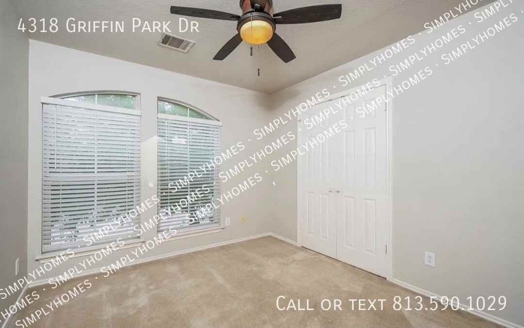 4318 Griffin Park Dr - Photo 2 of 12
