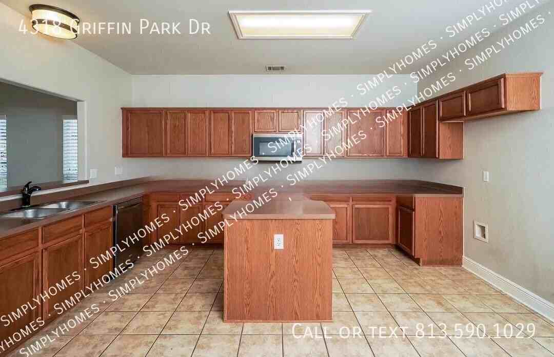 4318 Griffin Park Dr - Photo 6 of 12