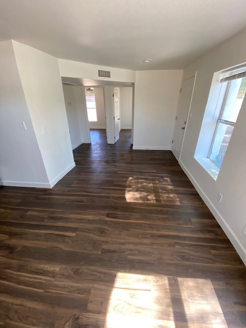 317 N 17th Dr #5 - Photo 4 of 8