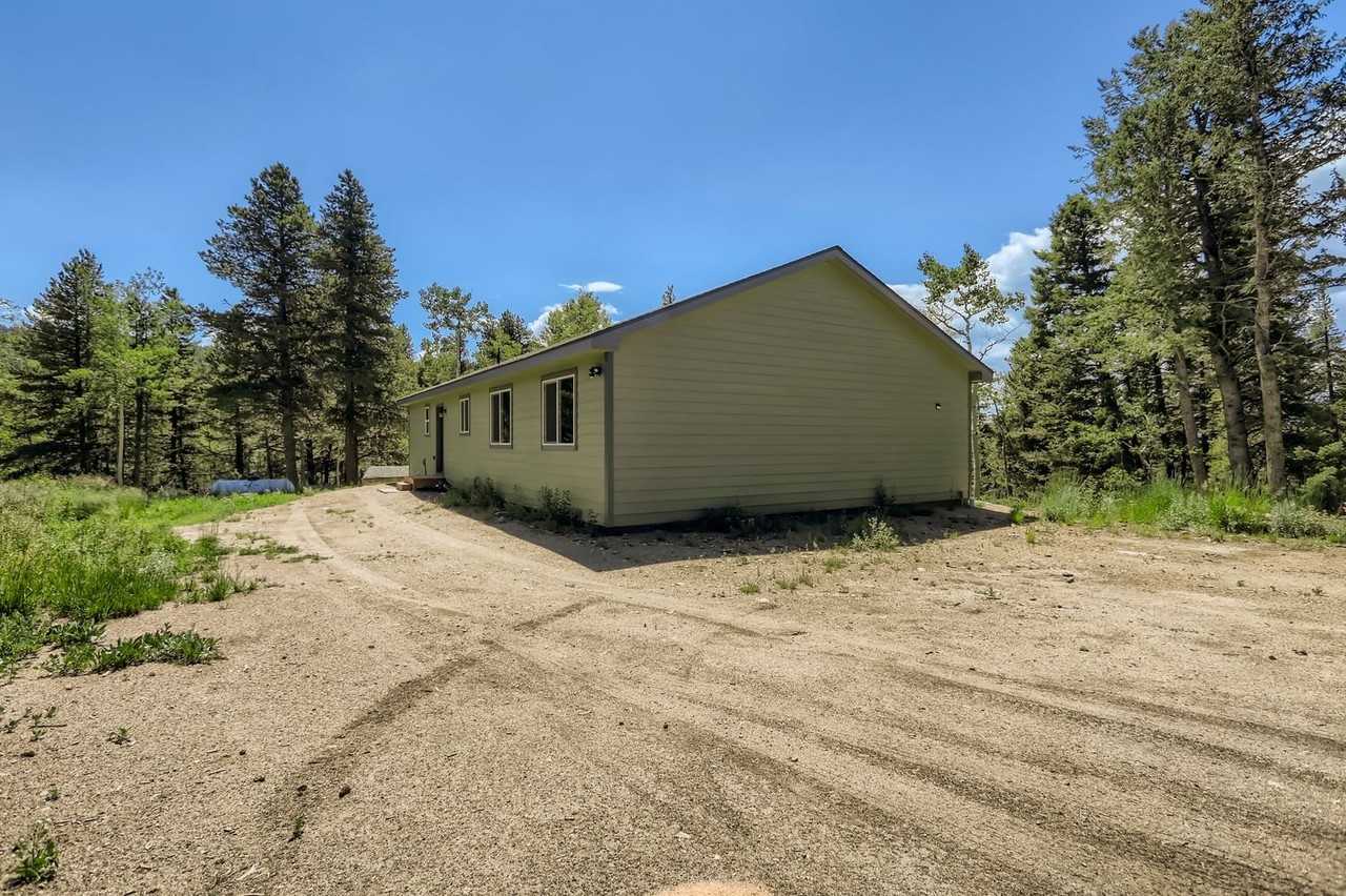 90 Hawk Way - Photo 2 of 15