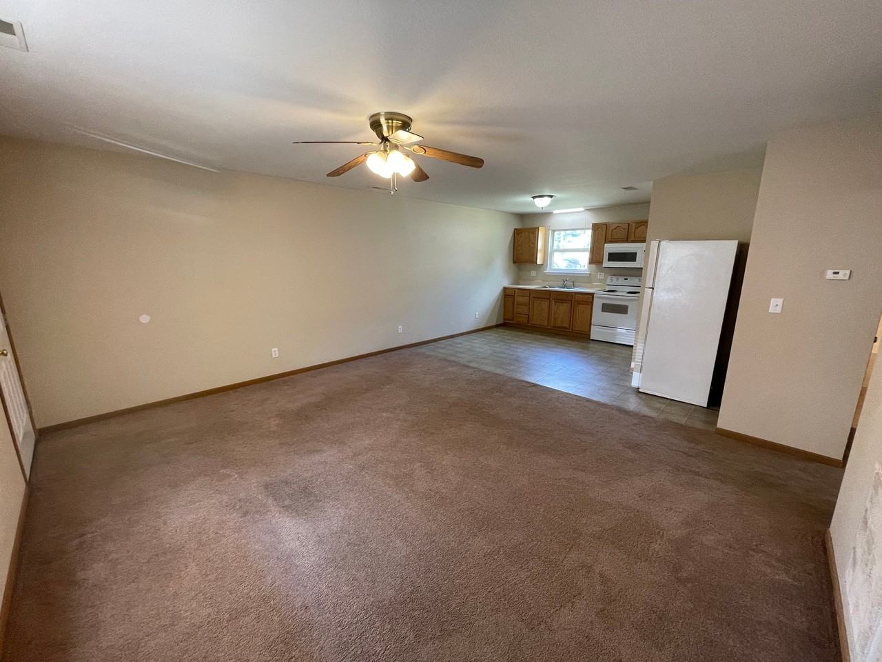 209 207,Madison Street #209 - Photo 2 of 9
