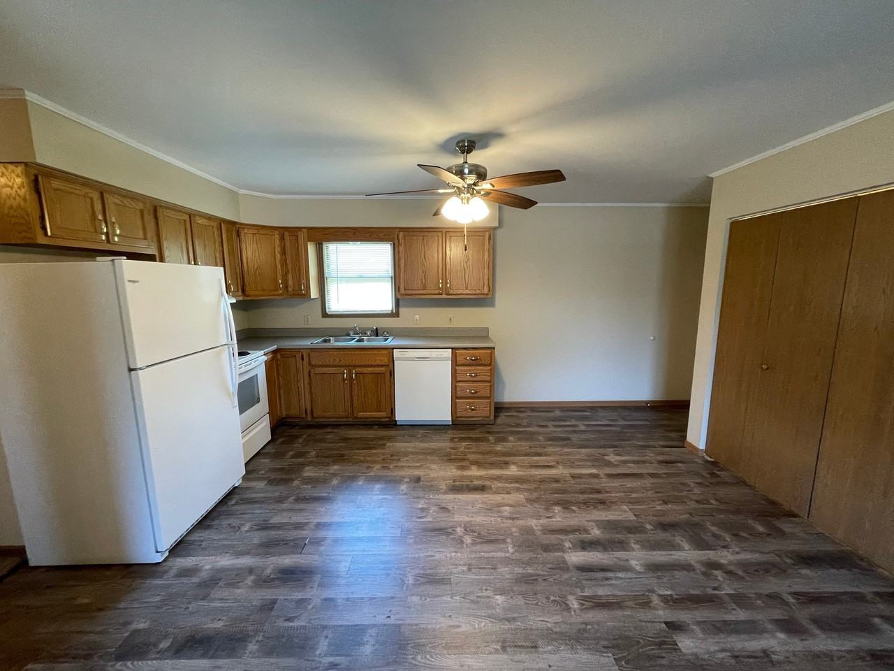 515 Franklin St - Photo 6 of 13