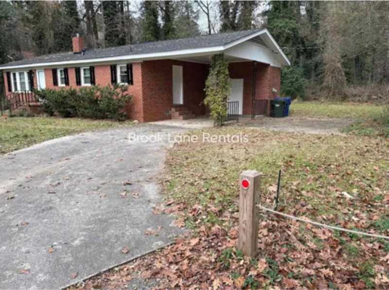 1310 Stadium Dr - Photo 2 of 22