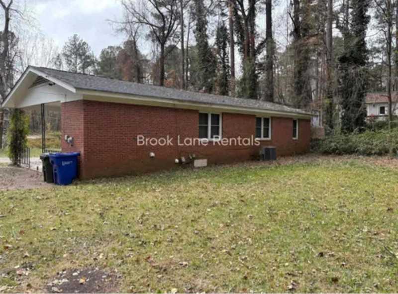 1310 Stadium Dr - Photo 3 of 22