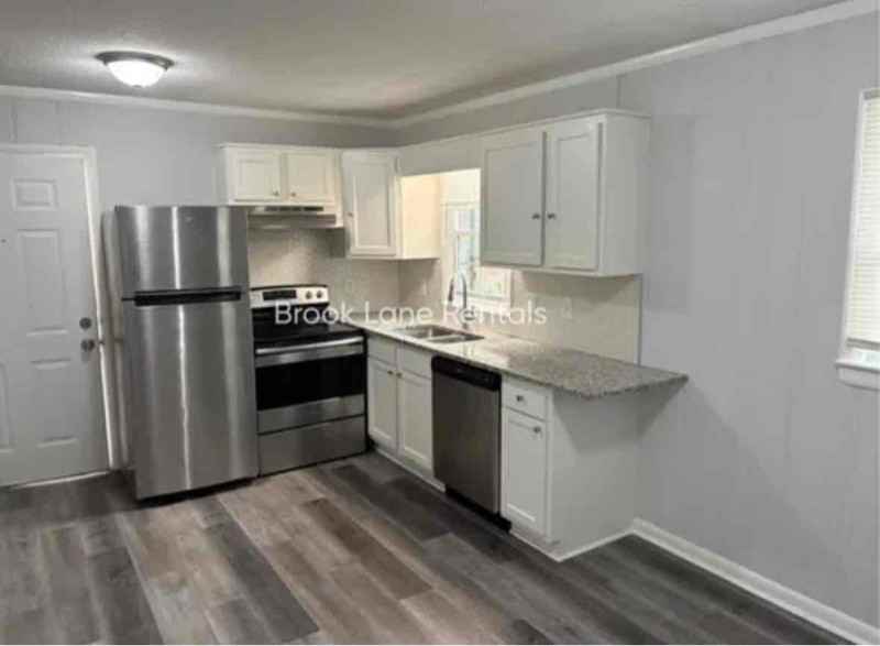 1310 Stadium Dr - Photo 6 of 22