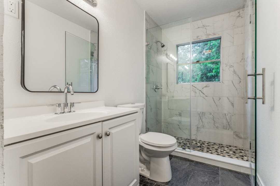 1039 Star St - Photo 4 of 9