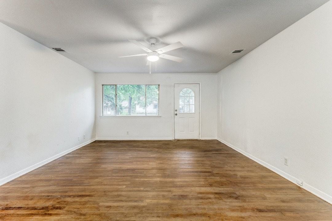 1039 Star St - Photo 6 of 9
