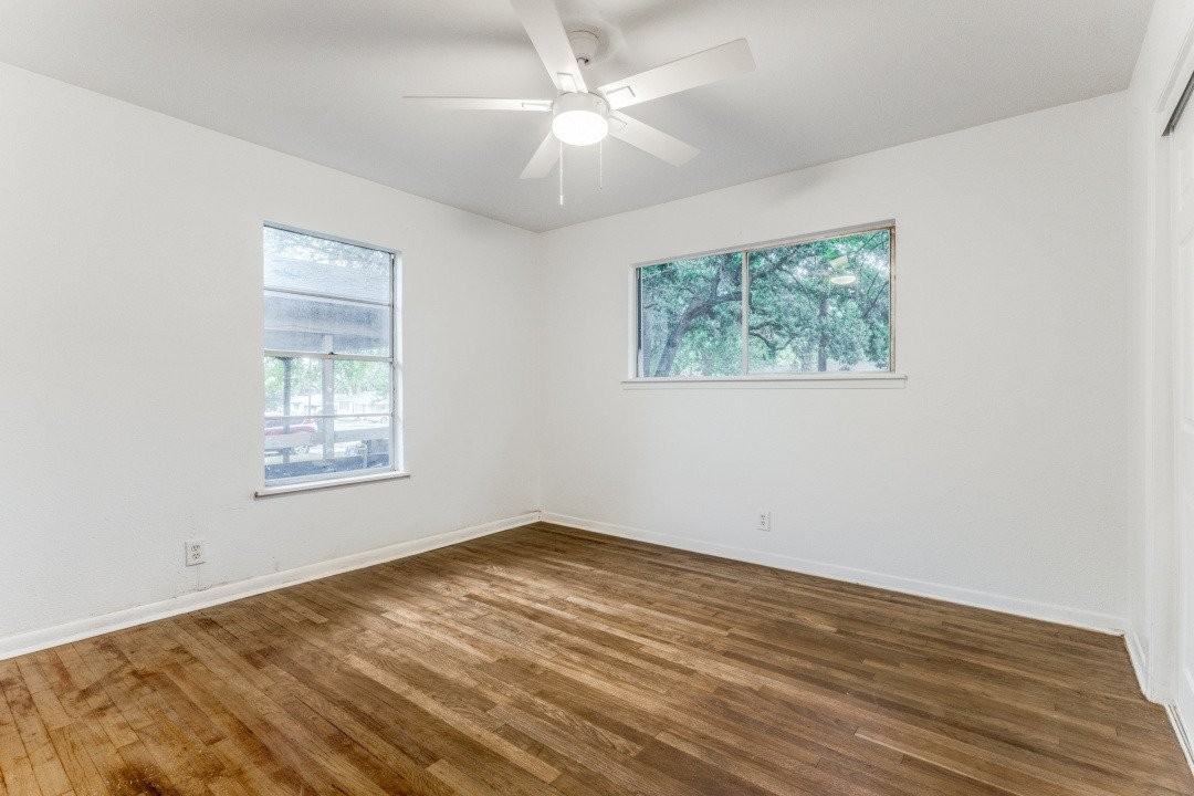 1039 Star St - Photo 7 of 9