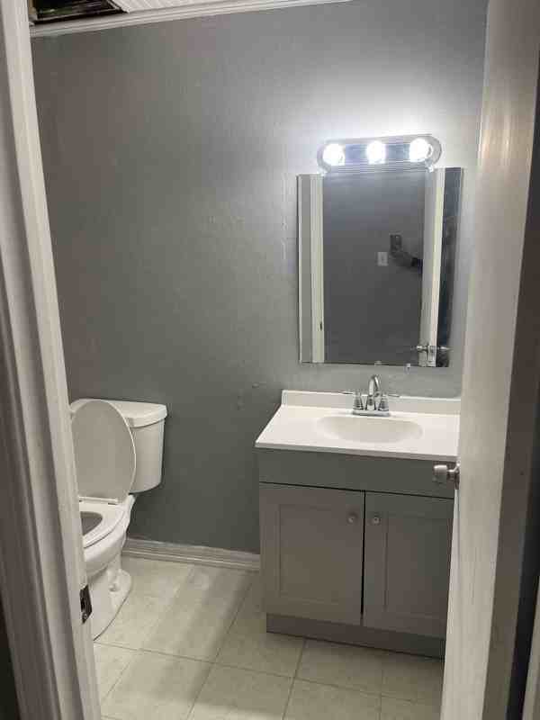 406 Scotsdale St - Photo 5 of 13