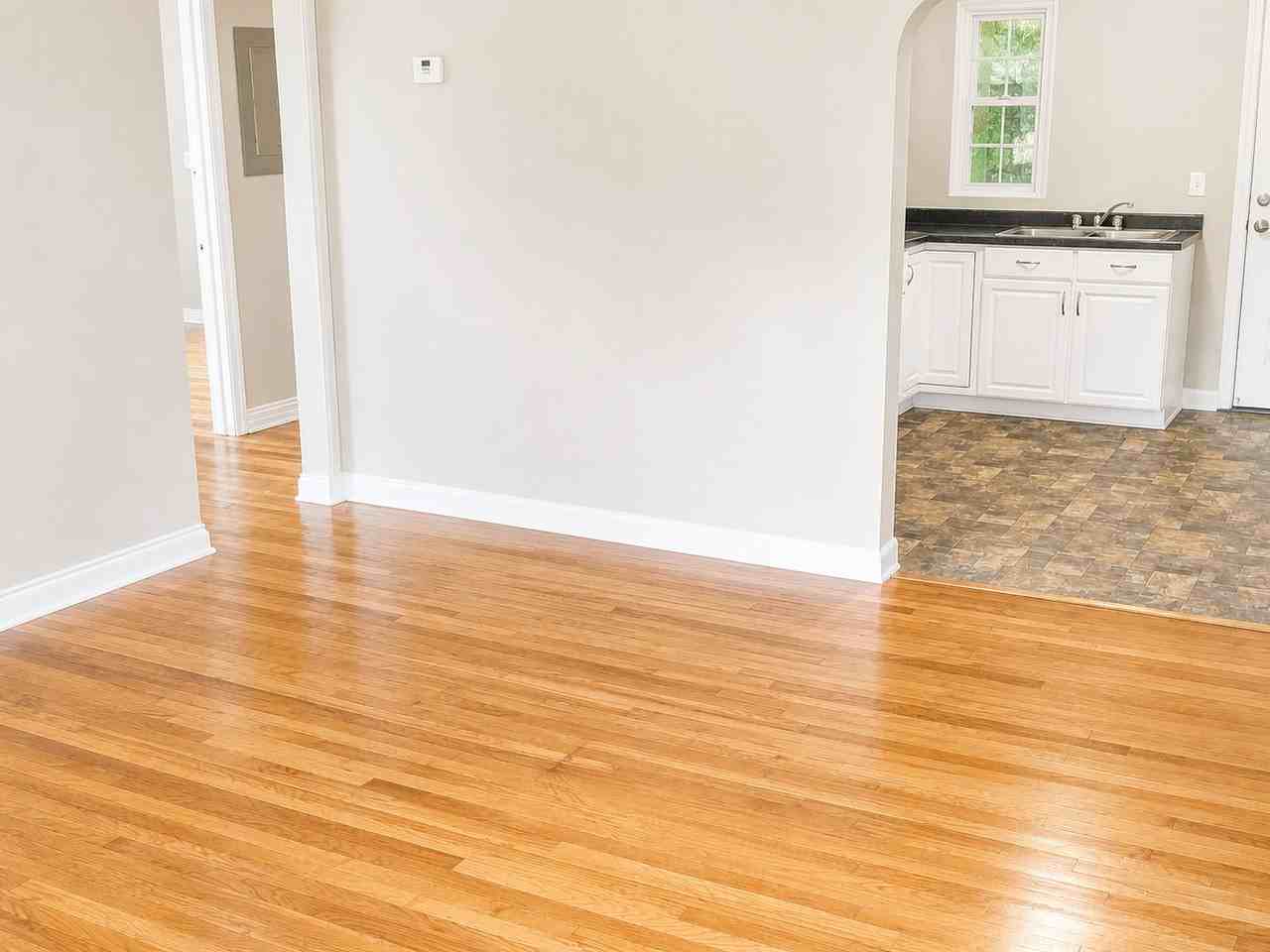 1017 Velma St - Photo 2 of 3