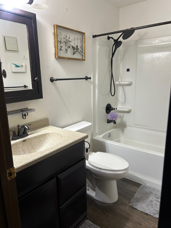 1402 1400/1402 W. Jefferson St. #1402APT1 - Photo 4 of 12