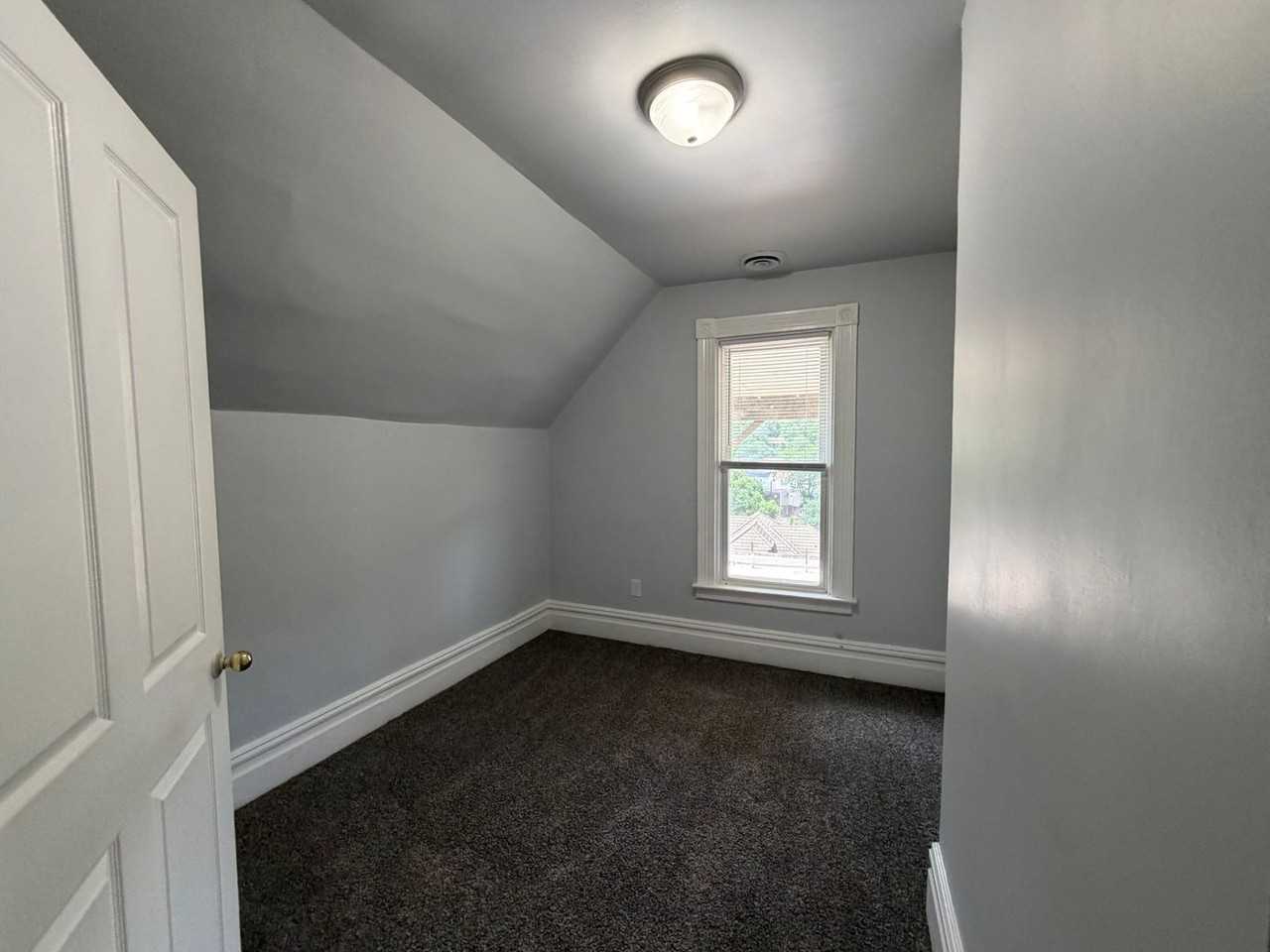 227C Grant St - Photo 5 of 5