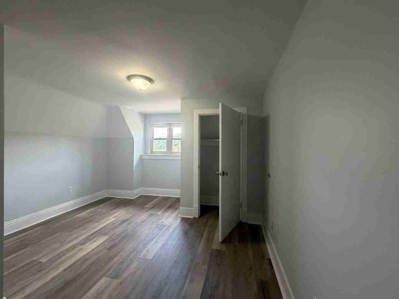 302C Grant St - Photo 3 of 7