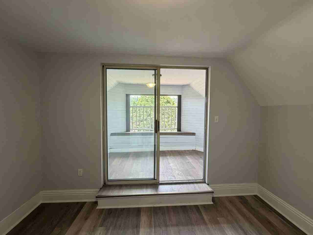 302C Grant St - Photo 5 of 7
