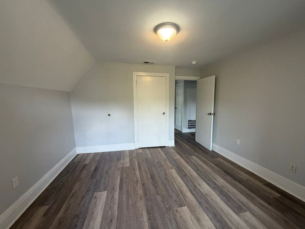 302C Grant St - Photo 6 of 7