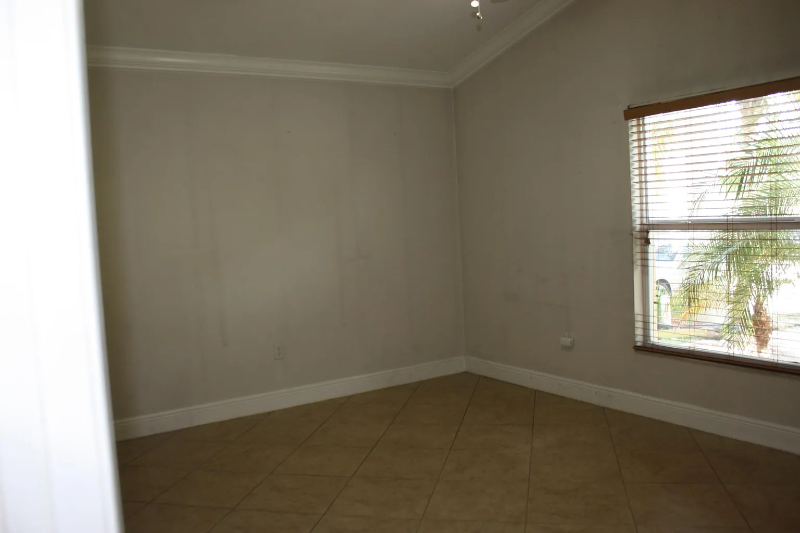 4743 Clemens St - Photo 6 of 20