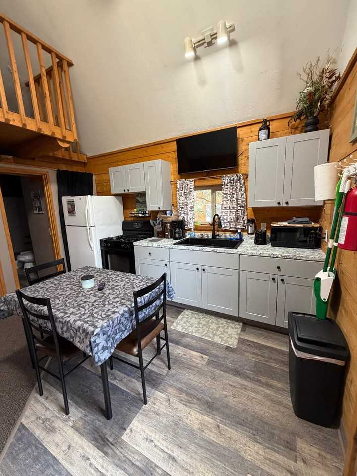 1125 Angler Dr - Photo 2 of 4