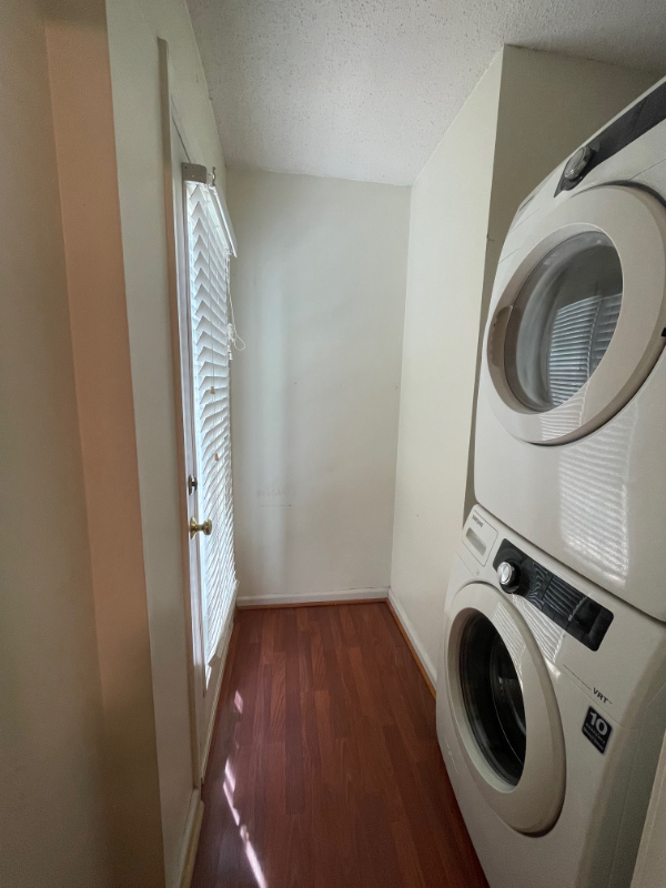 1512 Louisiana St #B - Photo 2 of 8