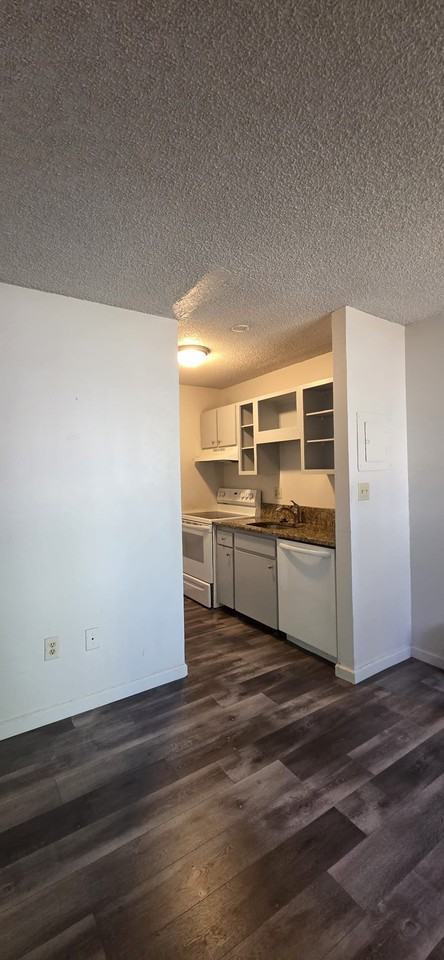 5995 E Iliff Ave #107