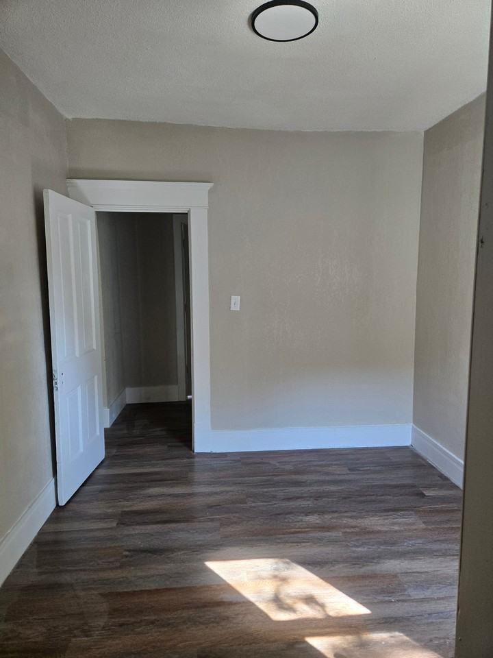 420 W 13th St - Photo 2 of 3