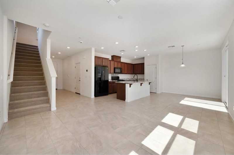 4600 Ocean Ln - Photo 4 of 26