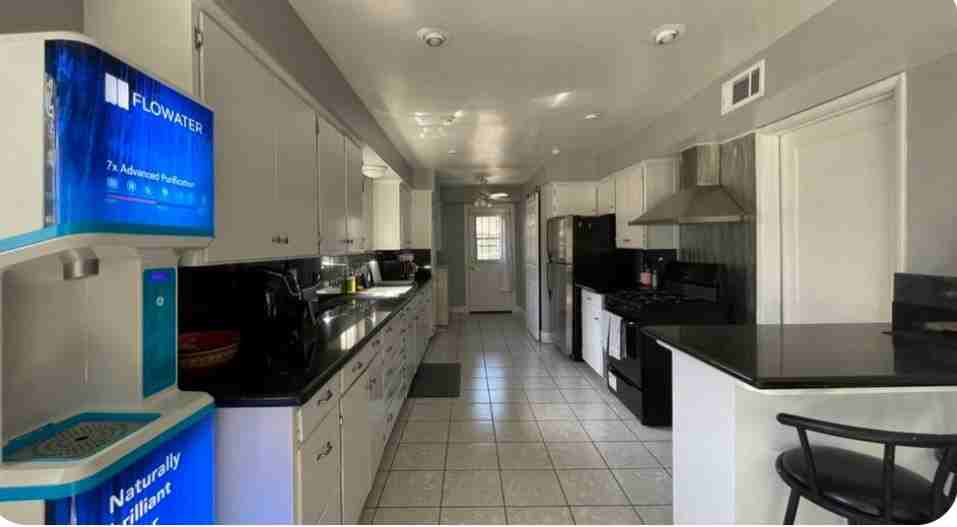 1345 N Van Ness Ave - Photo 3 of 10