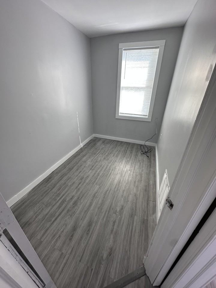 2647 S 68th St - Photo 6 of 9