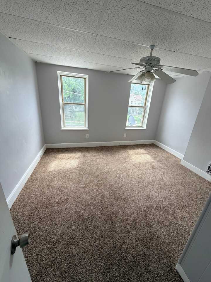 7225 Grays Ave - Photo 5 of 7