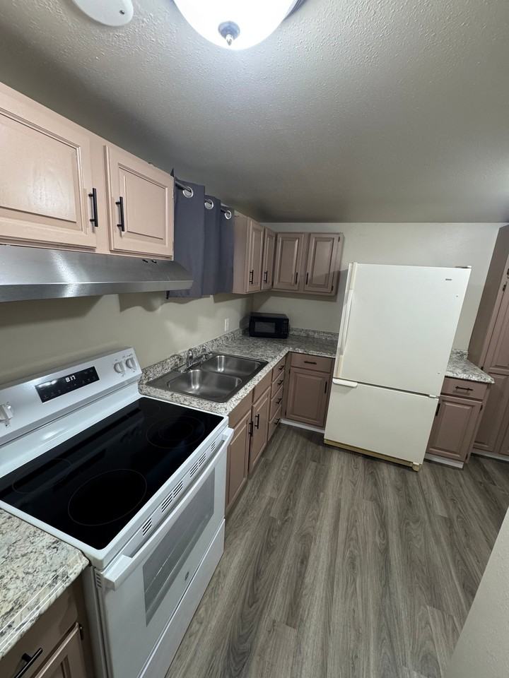 802 30th St N #2 - Photo 4 of 17