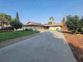featured image of 2704 S Fairway Ct