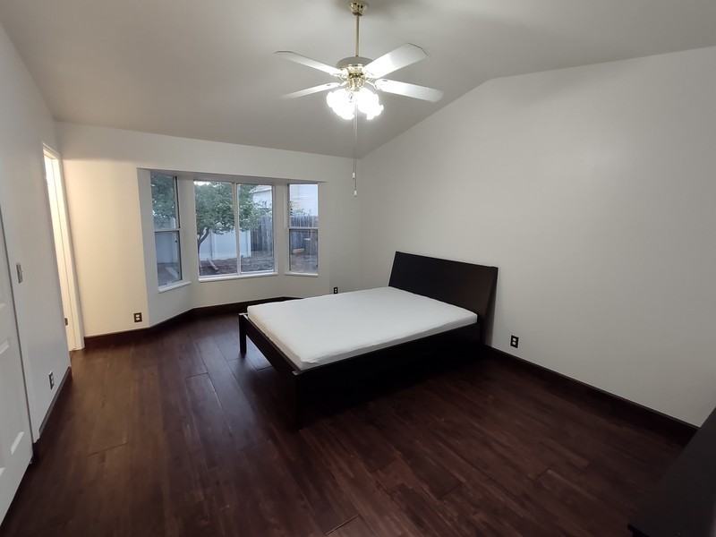 8308 Sw - Photo 2 of 8