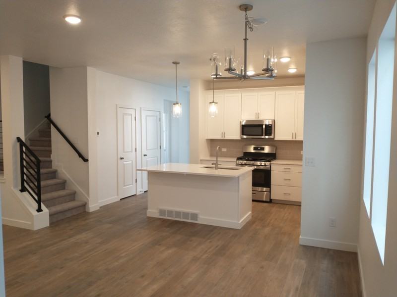 9751 N Featherstone Dr - Photo 3 of 9