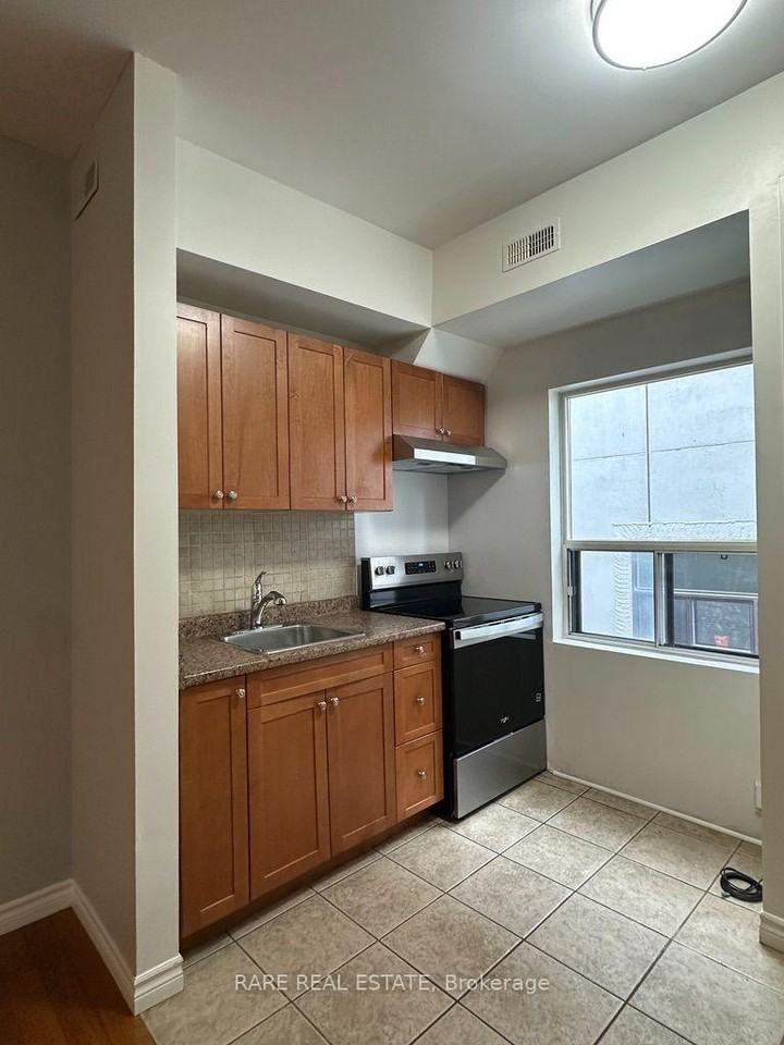 249 Augusta Avenue #202 - Photo 3 of 9