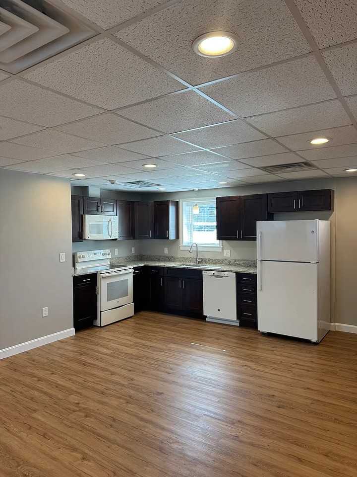 1620 Main St #1 - Photo 2 of 11